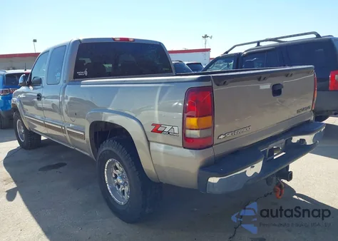 2002 Chevrolet Silverado 1500 Ls z USA, uszkodzony, nr VIN 2GCEK19T721351174